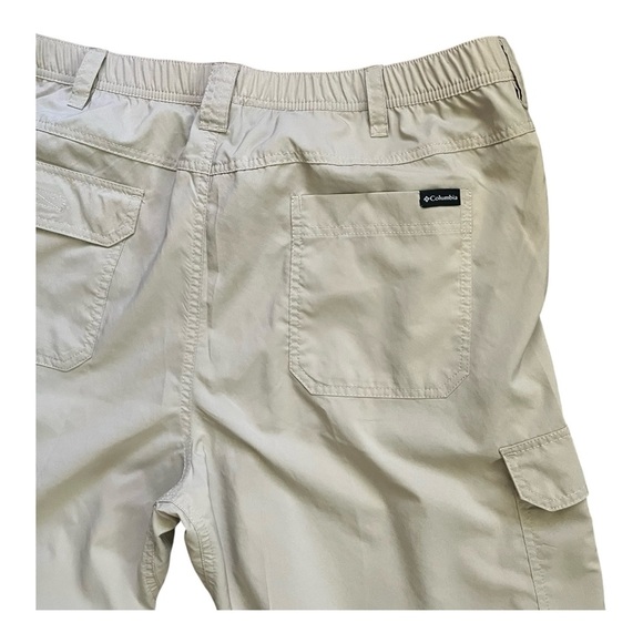 Columbia casual tan cargo shorts Men 40w 10 L pockets zipper button closure - Picture 3 of 14